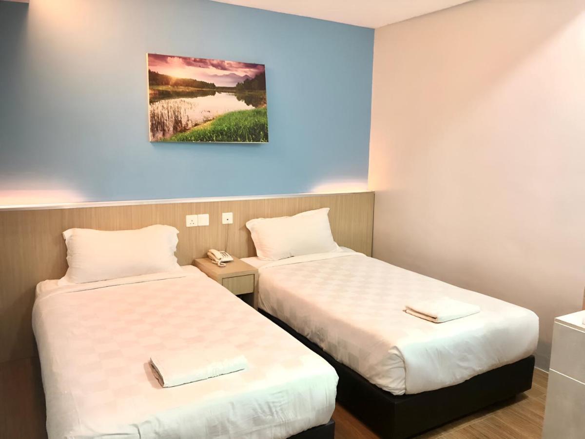 Double Happiness Hotel Sitiawan Exterior photo