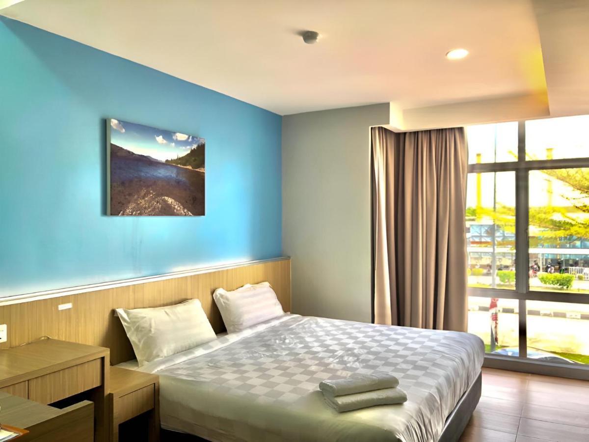 Double Happiness Hotel Sitiawan Exterior photo