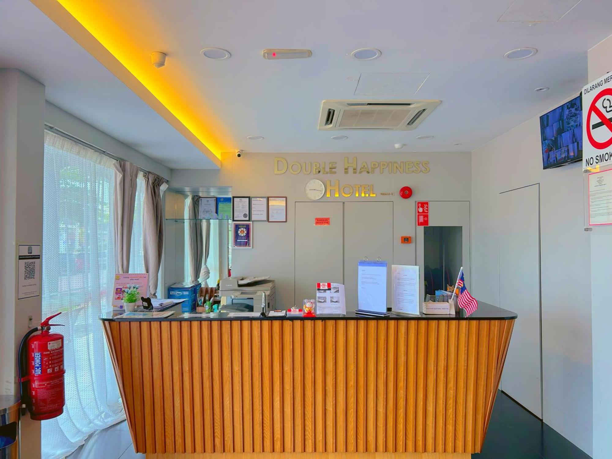 Double Happiness Hotel Sitiawan Exterior photo